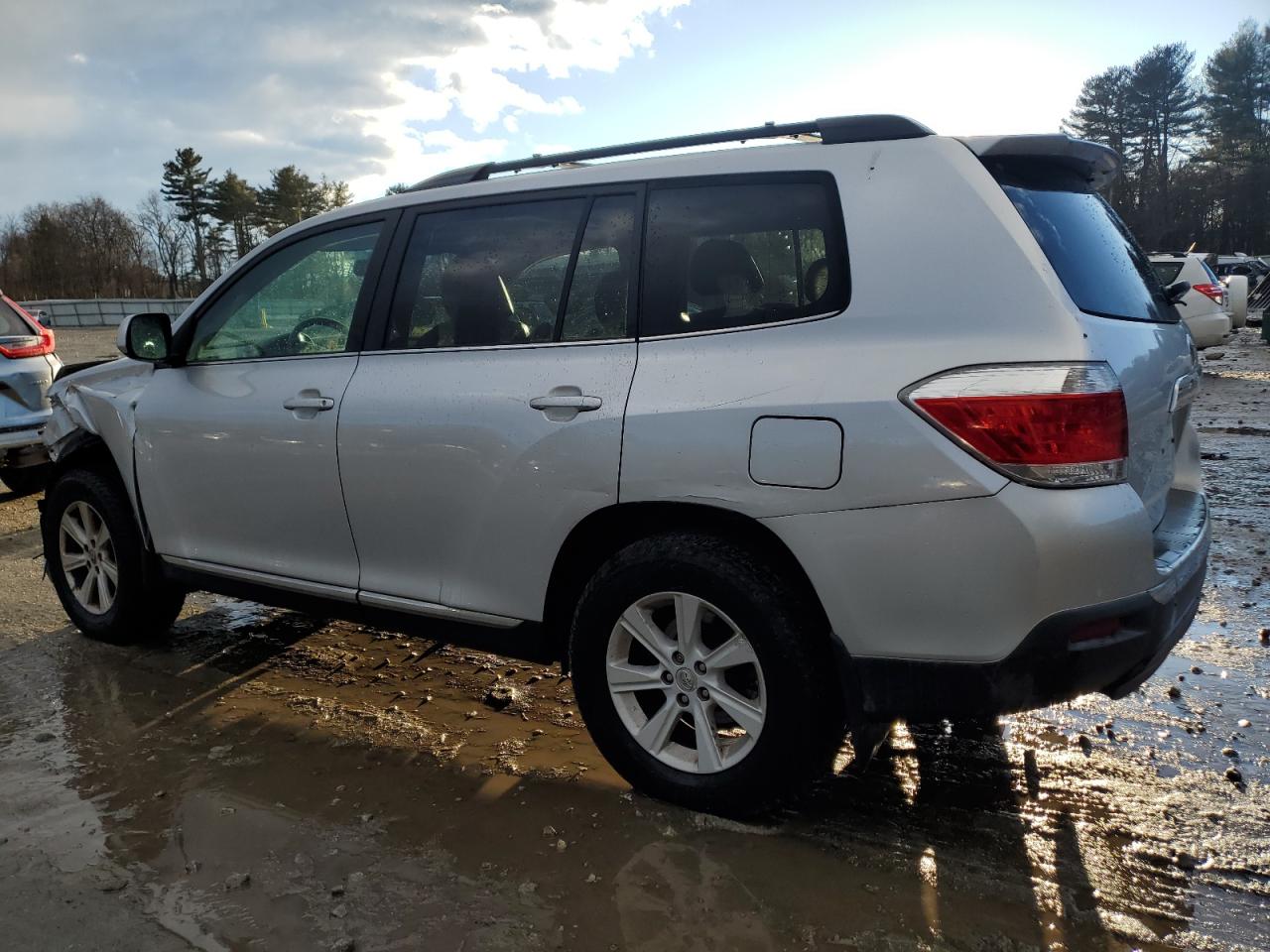 2011 Toyota Highlander - Image 2