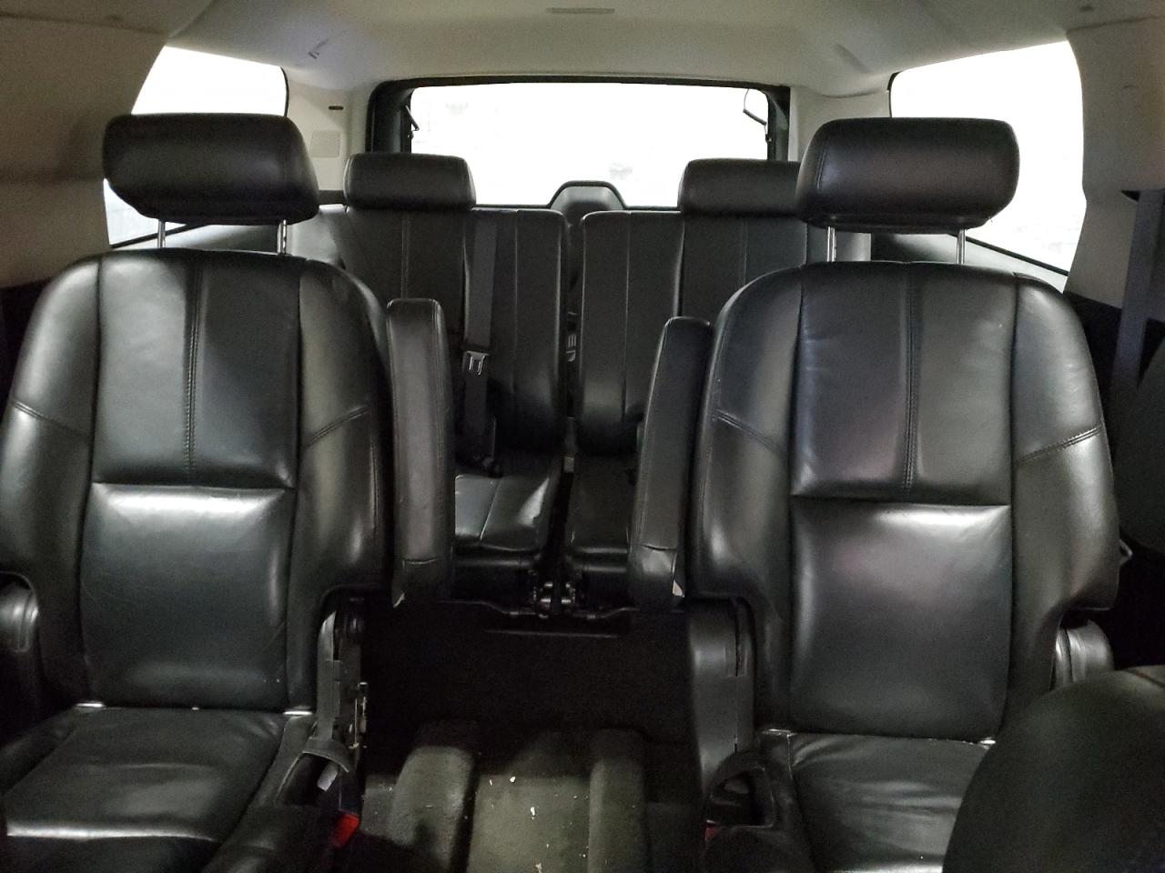 2008 GMC Yukon - Image 10
