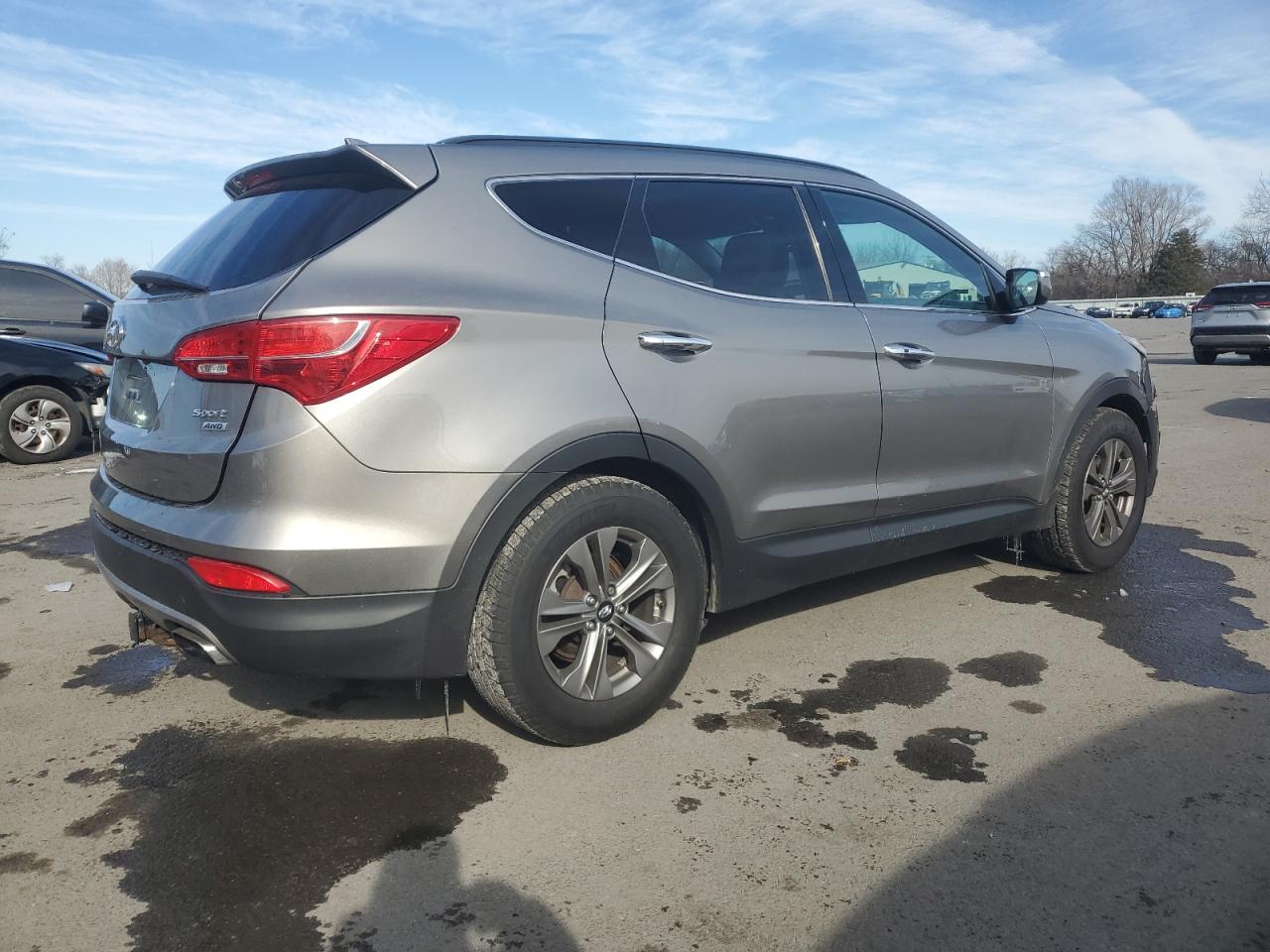 2015 Hyundai Santa Fe - Image 3