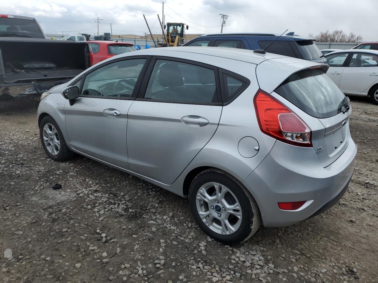 VIN 3FADP4EJ4FM172775 2015 FORD FIESTA no.2