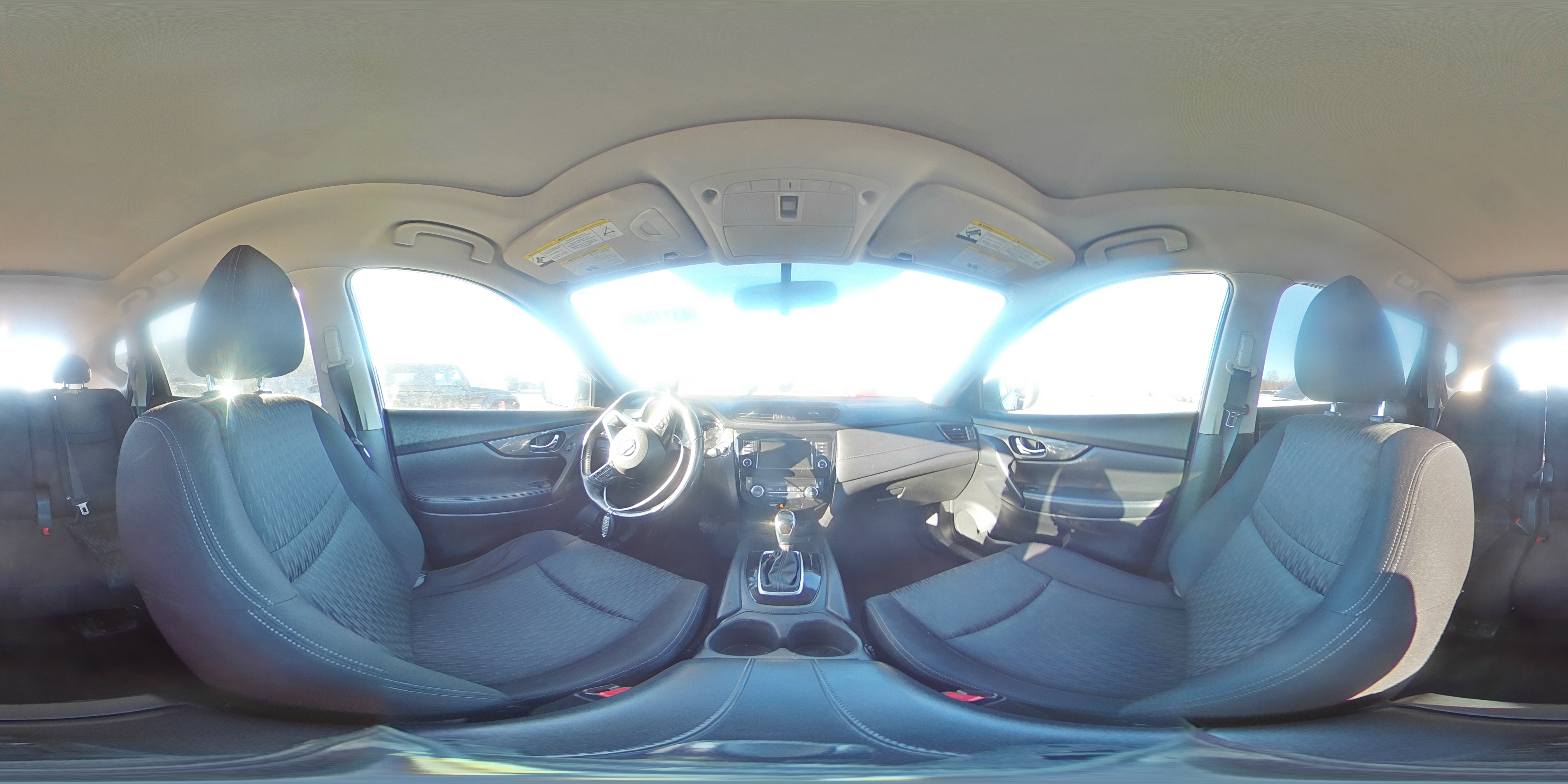 2018 Nissan Rogue - Image 16