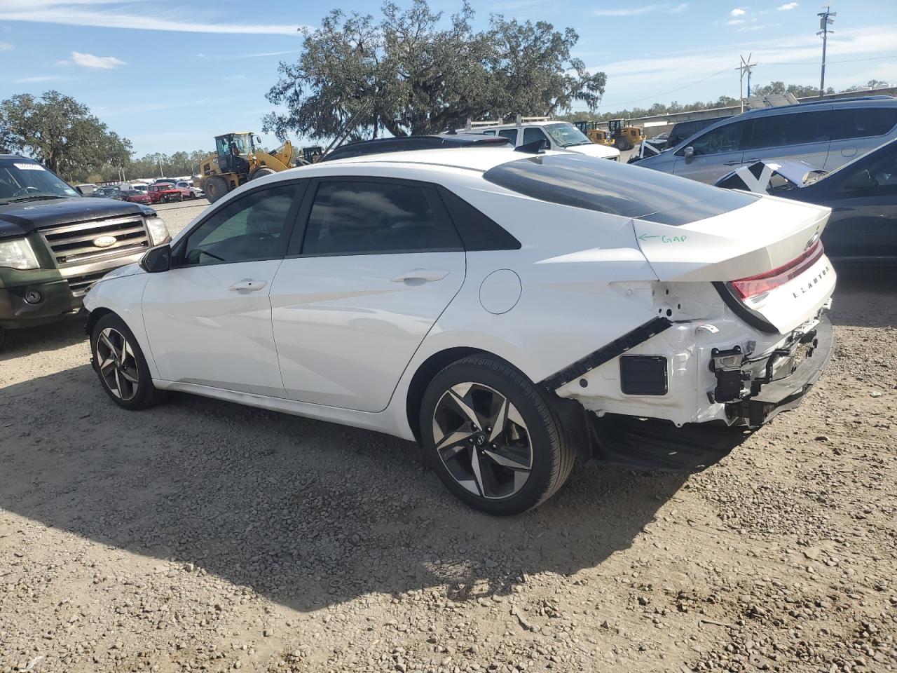 2023 Hyundai Elantra - Image 2
