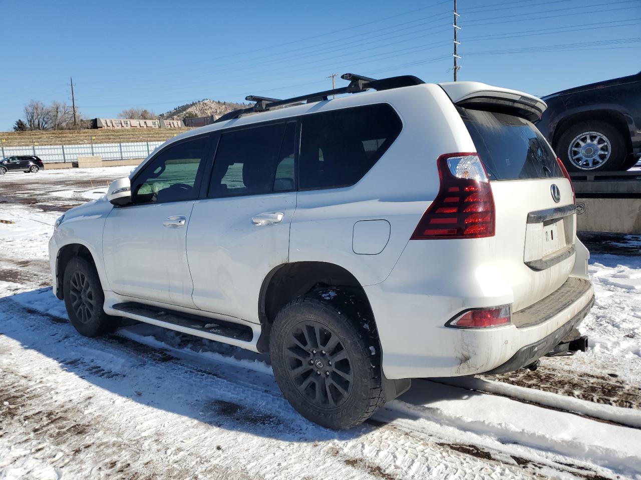 2022 Lexus GX - Image 2
