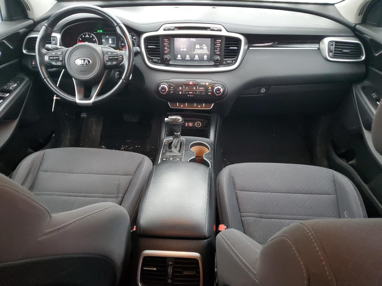 2017 Kia Sorento - Image 8