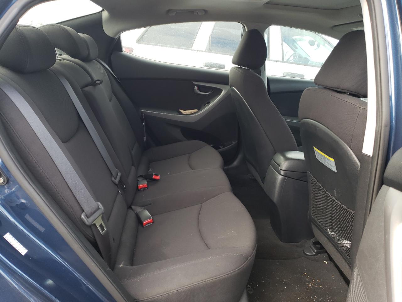 2016 Hyundai Elantra - Image 10