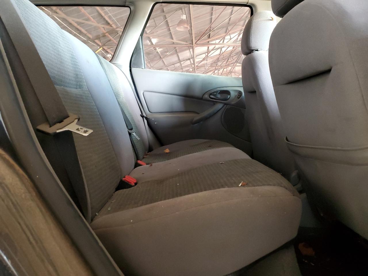 2004 Ford Focus - Image 10