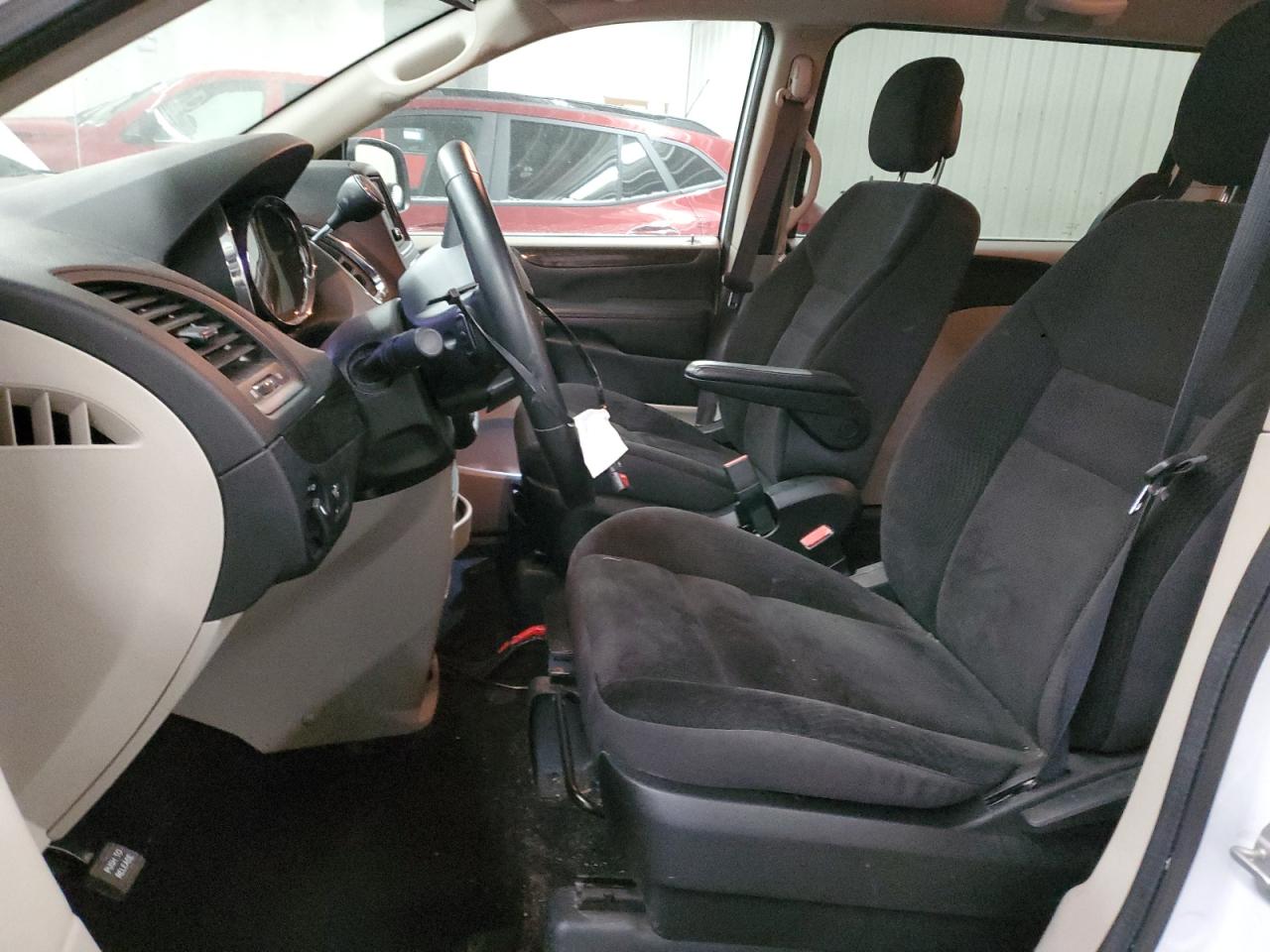 2019 Dodge Caravan - Image 7