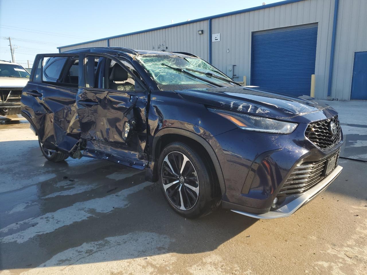 2021 Toyota Highlander - Image 4