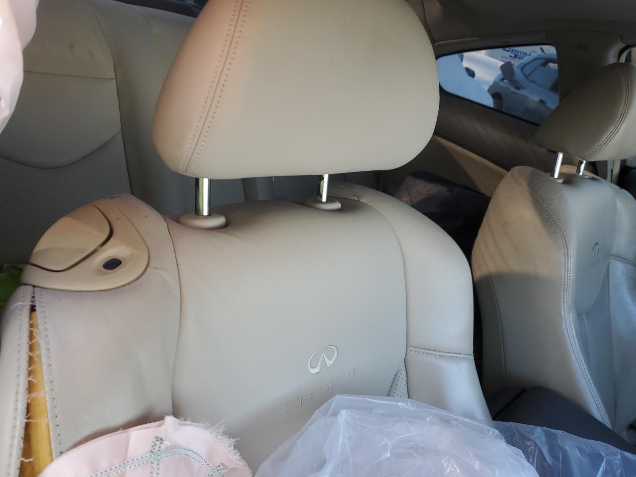 2011 Infiniti G - Image 11