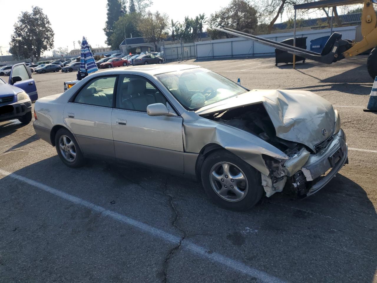 1998 Lexus ES - Image 4