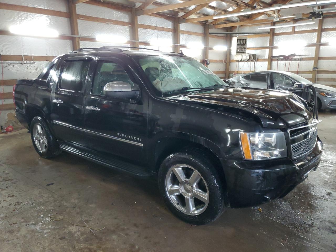 2012 Chevrolet Avalanche - Image 4