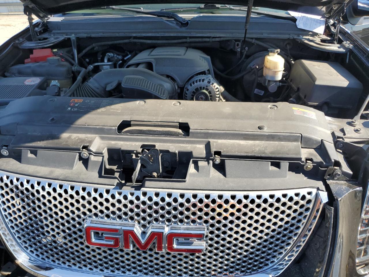 2012 GMC Yukon - Image 12