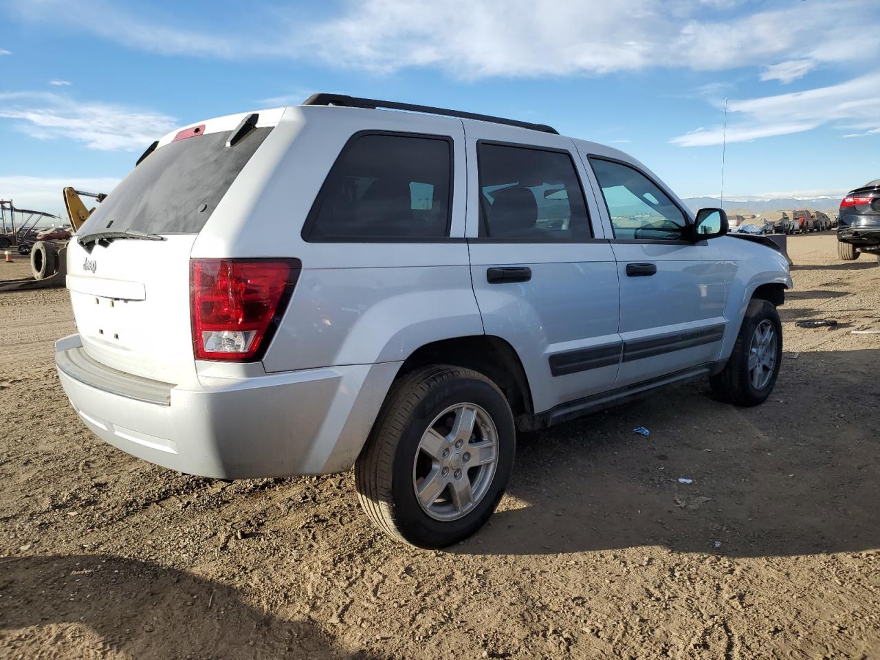 2006 Jeep Grand Cherokee - Image 3