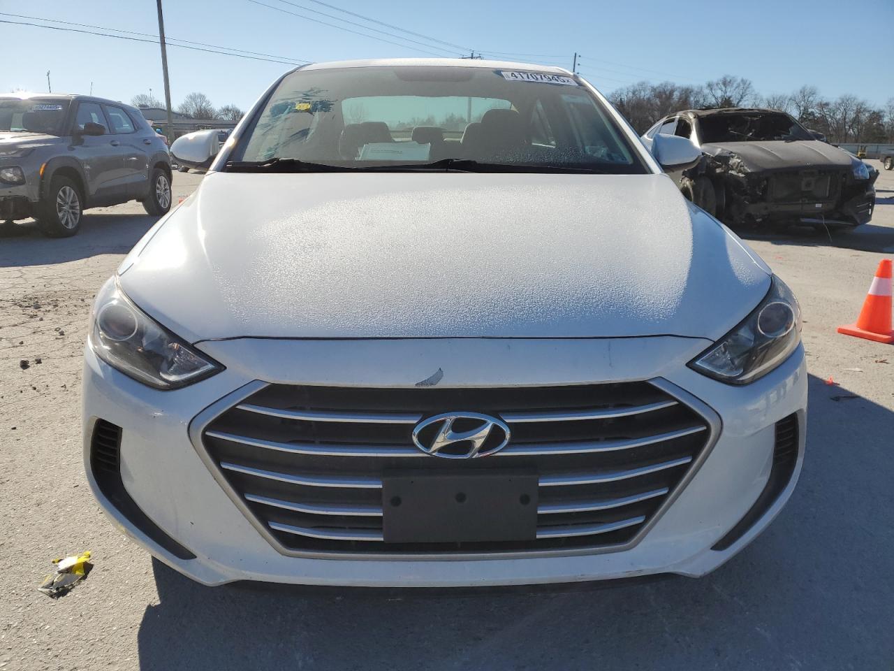 2017 Hyundai Elantra - Image 5