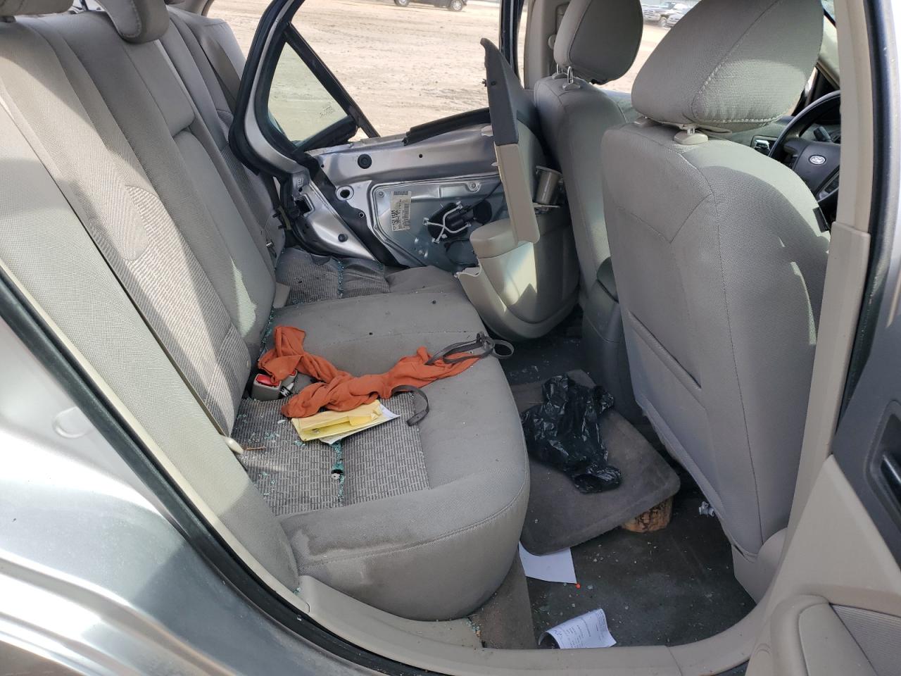 2012 Ford Fusion - Image 11