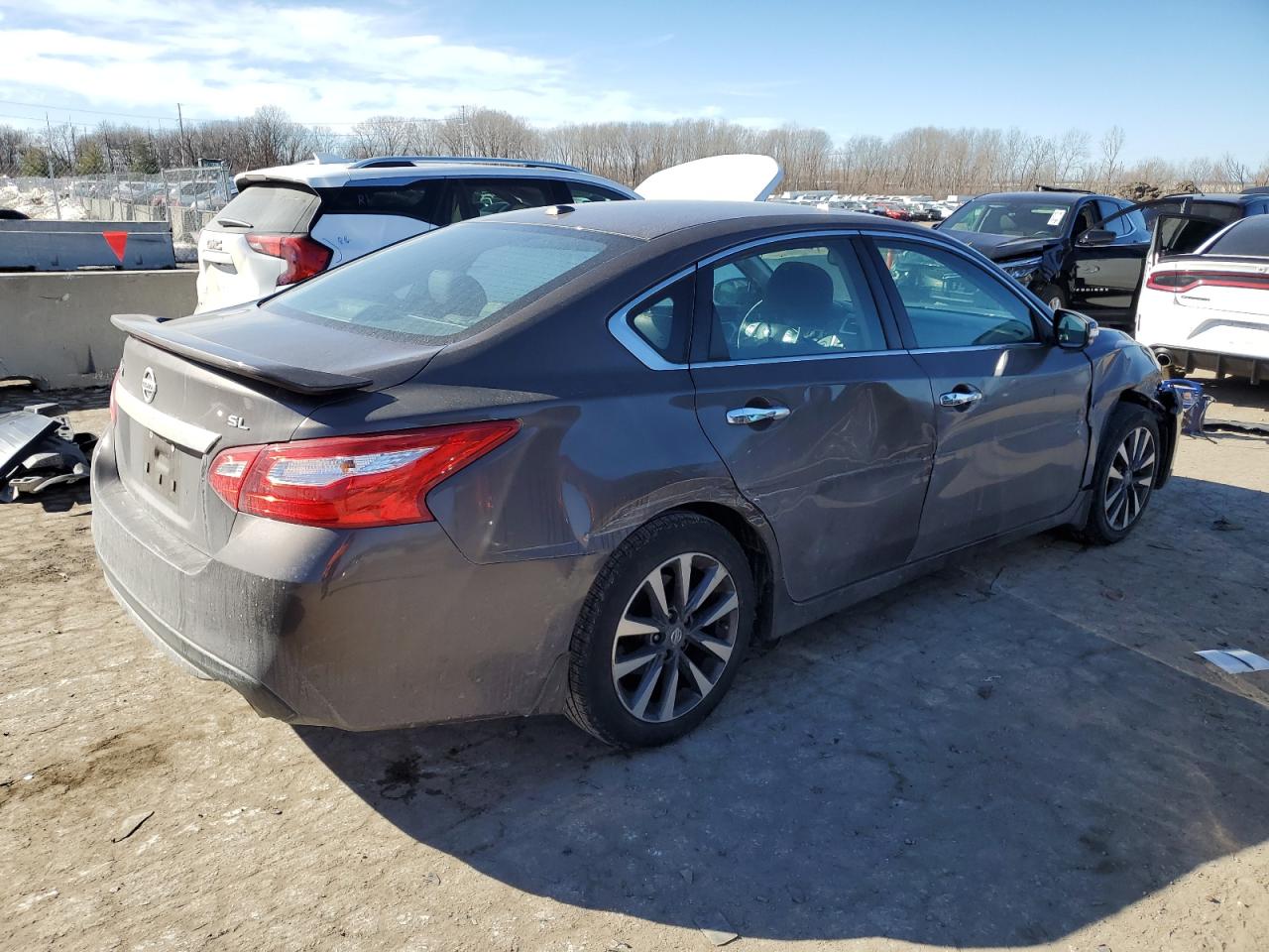 2016 Nissan Altima - Image 3