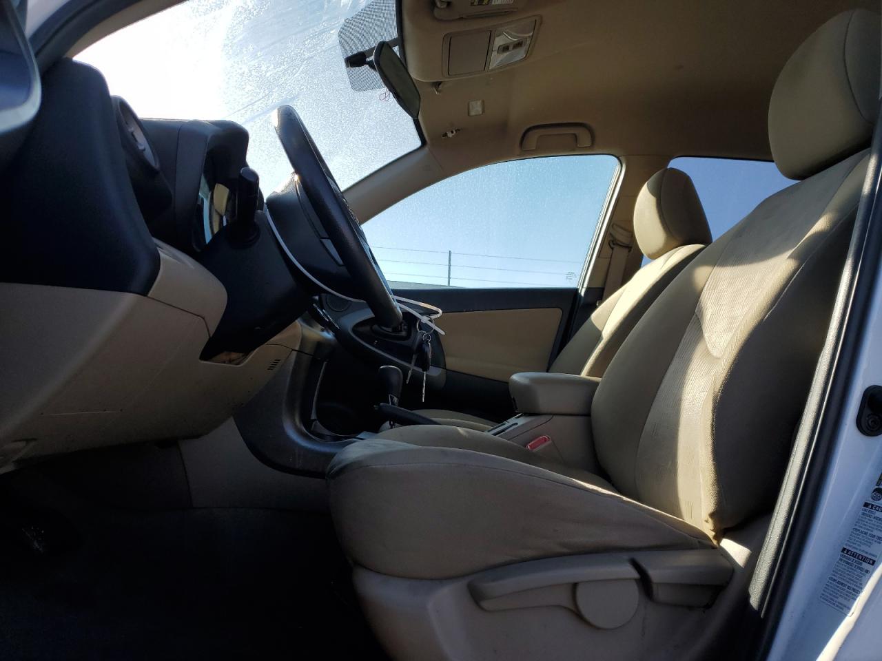 2010 Toyota RAV 4 - Image 7