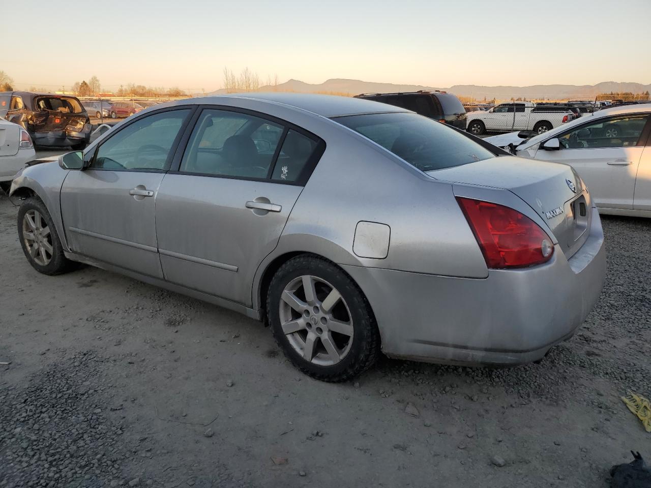 2004 Nissan Maxima - Image 2