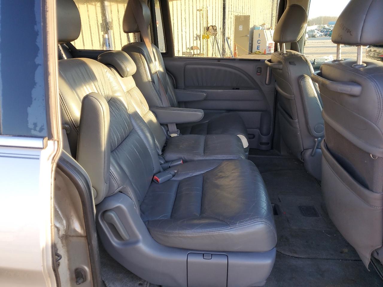 2007 Honda Odyssey - Image 11