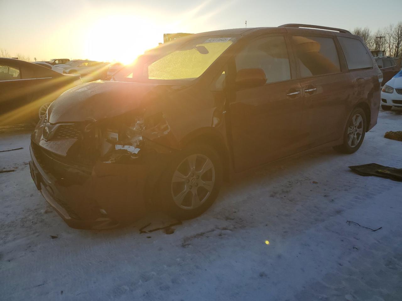2019 Toyota Sienna Se de vânzare în Wayland, MI - All Over