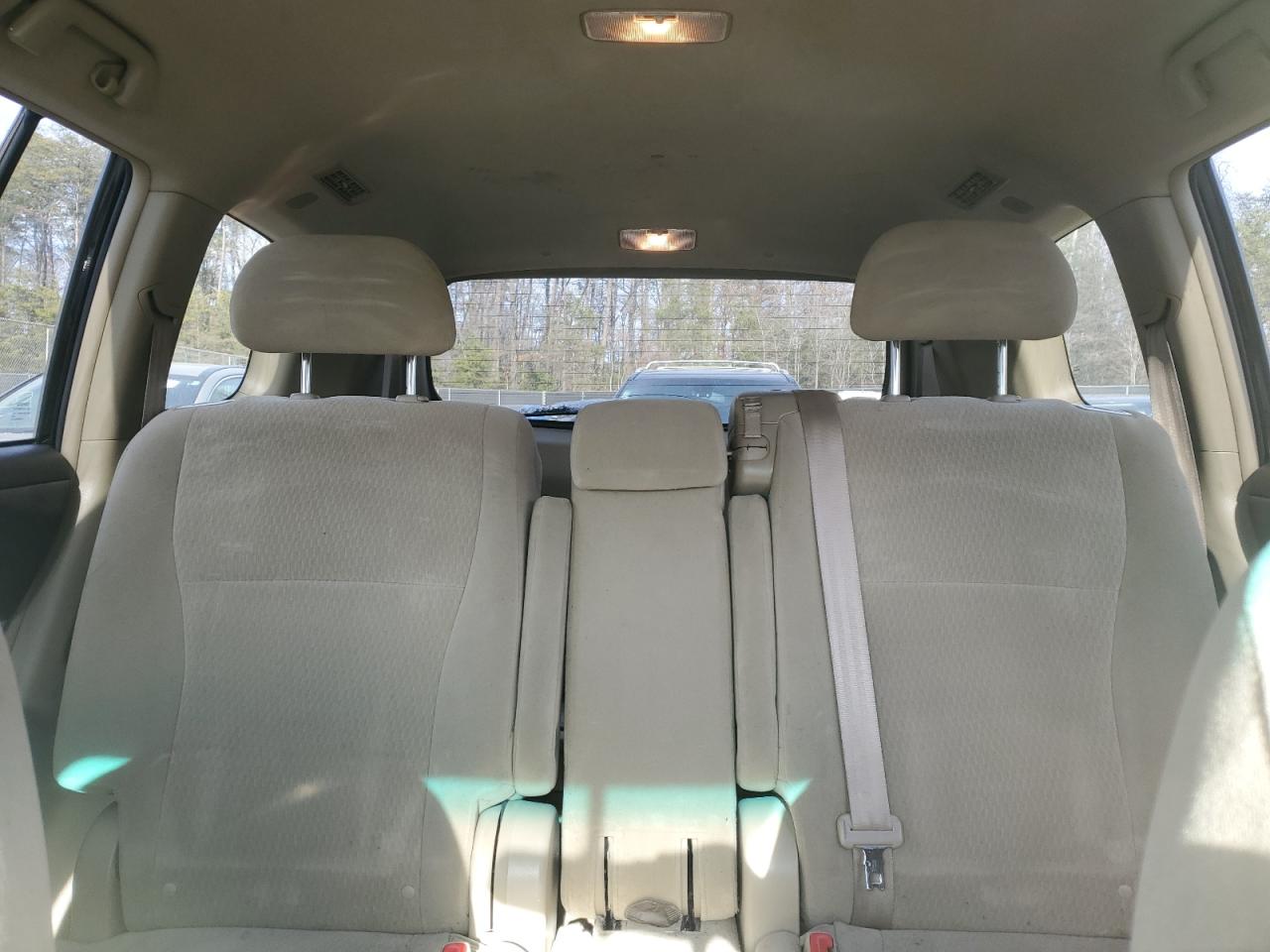 2010 Toyota Highlander - Image 10