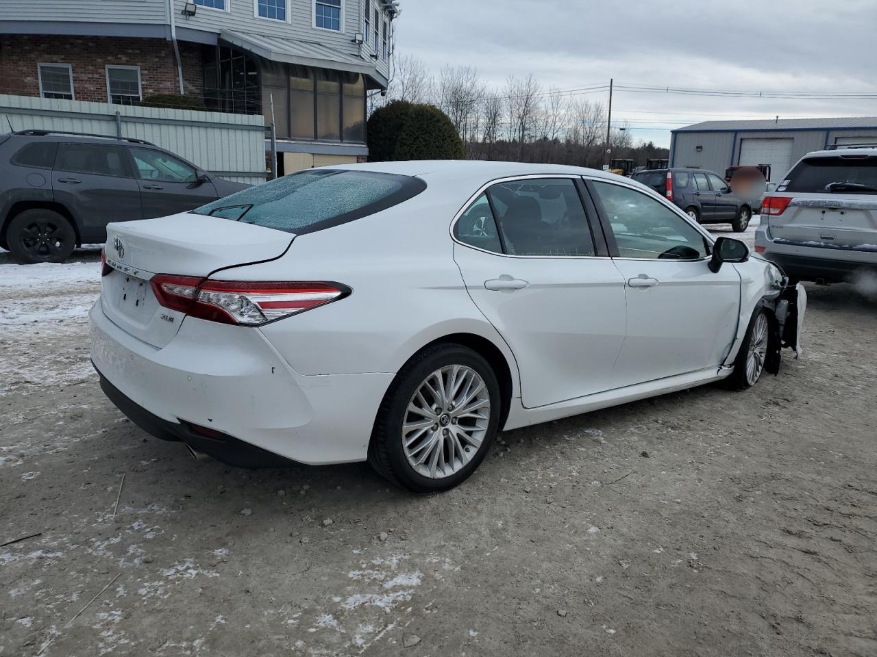2018 Toyota Camry - Image 3