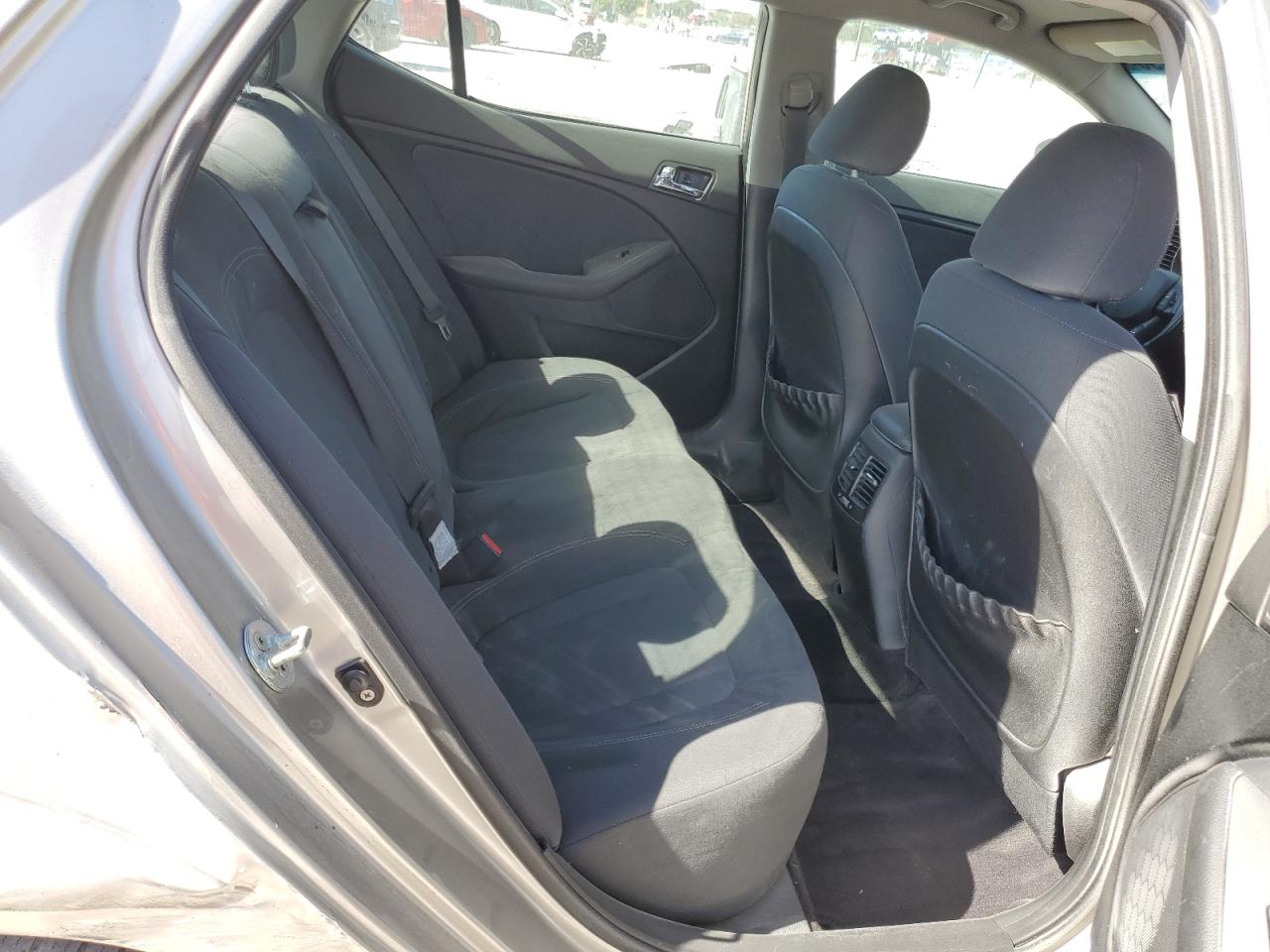 2012 Kia Optima - Image 10