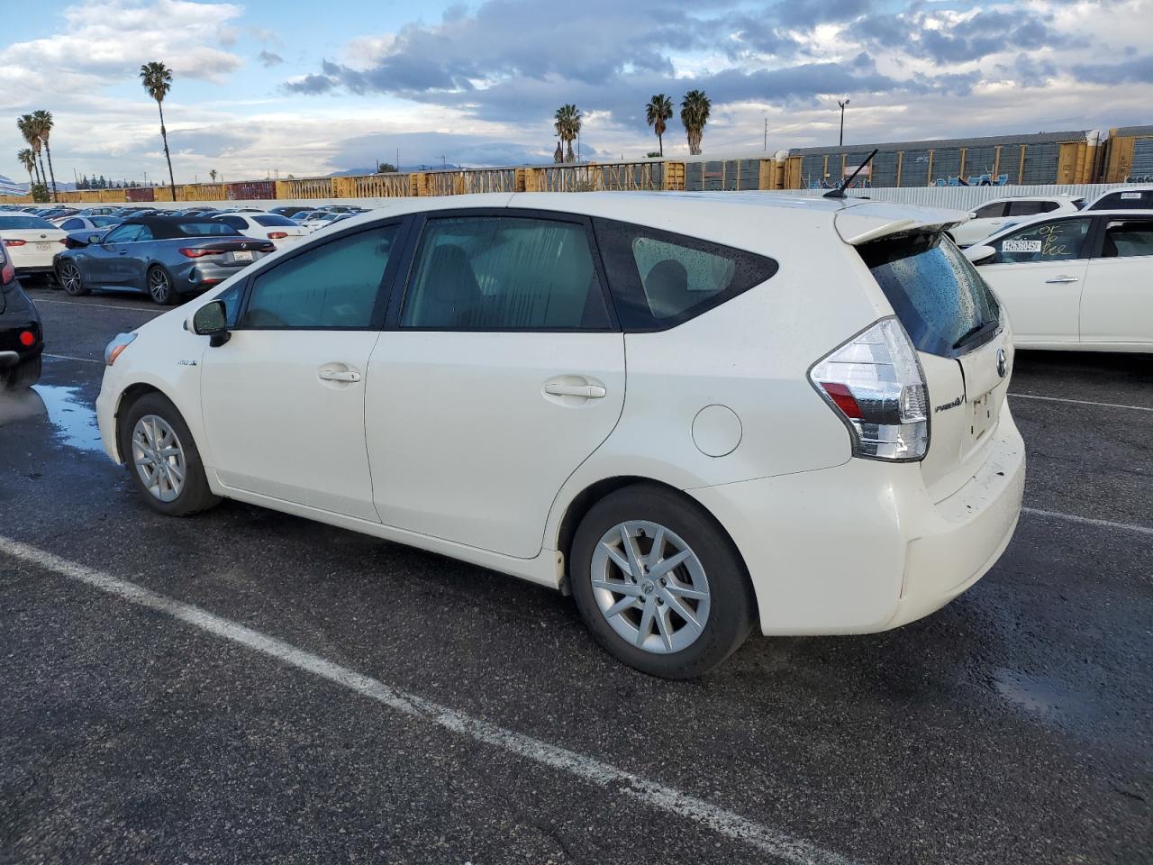 2014 Toyota Prius - Image 2