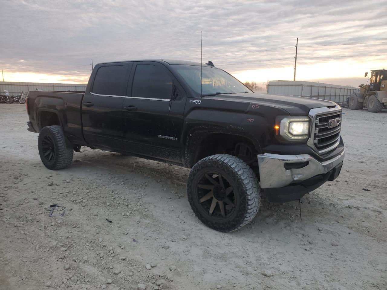 2016 GMC Sierra - Image 4