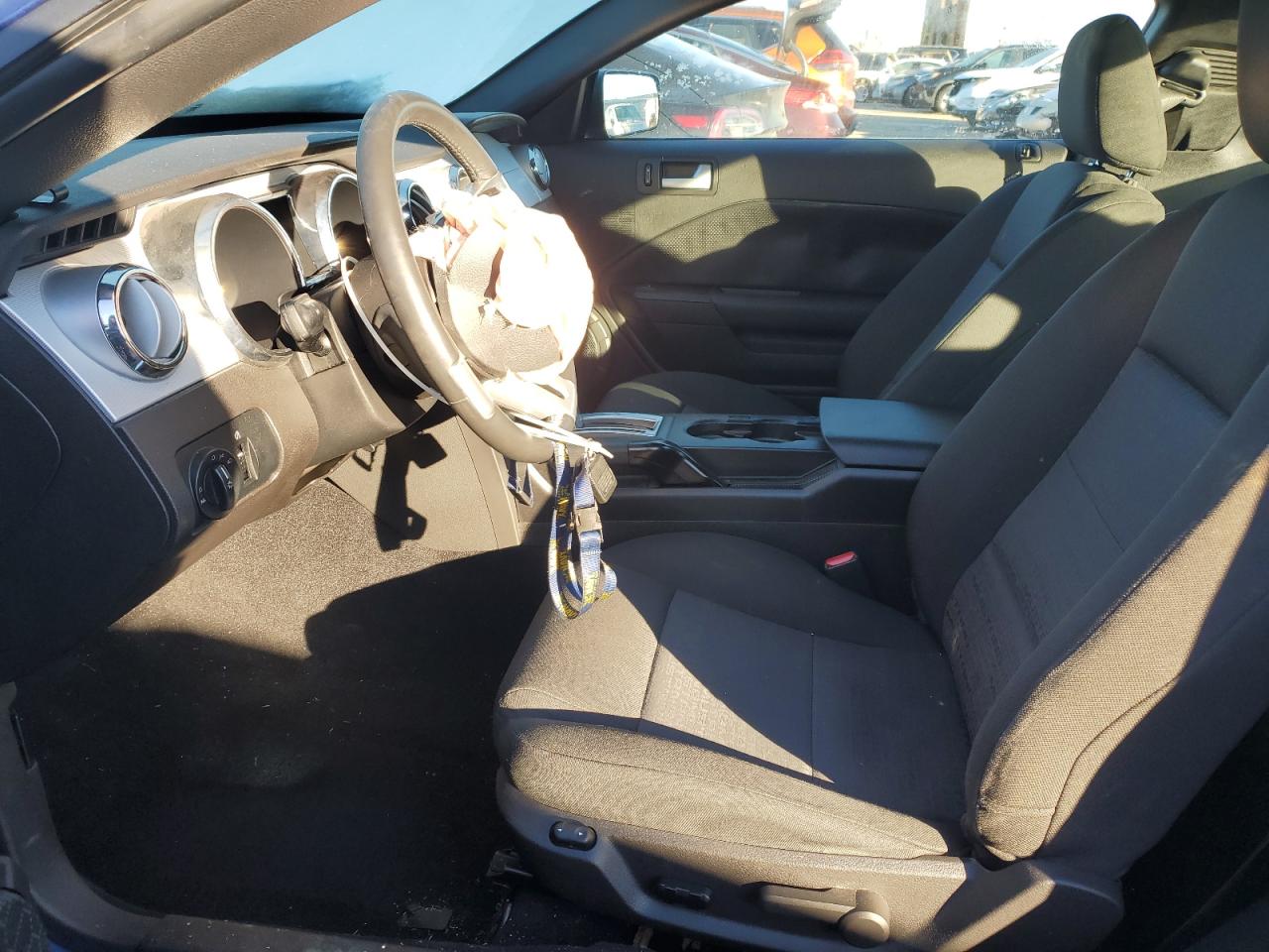 2009 Ford Mustang - Image 7