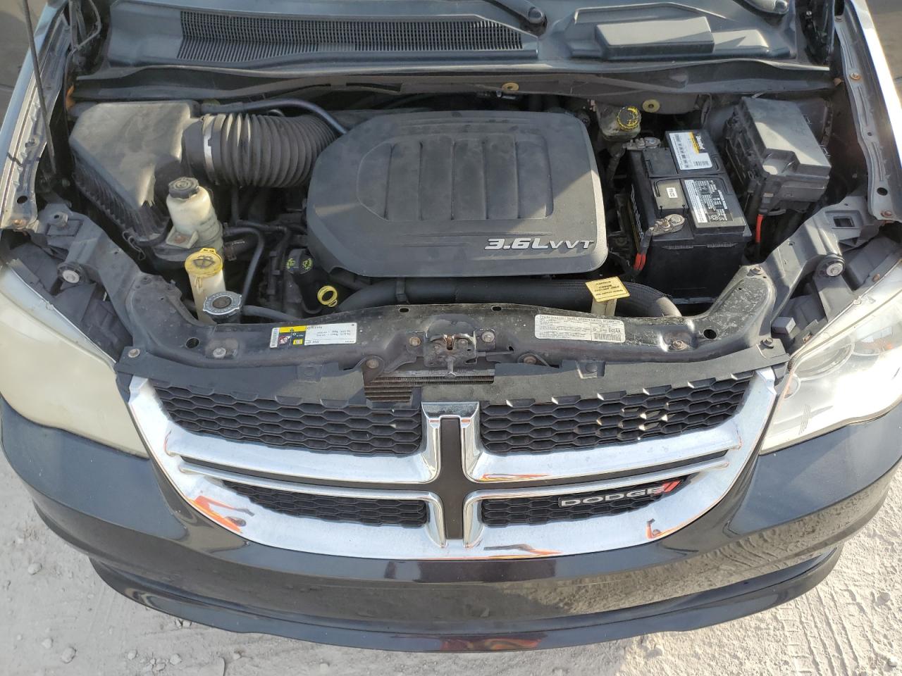 2013 Dodge Caravan - Image 12