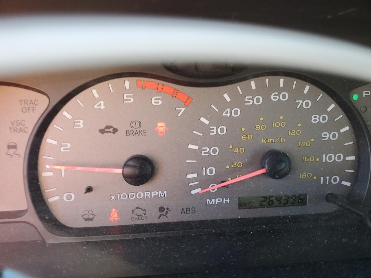 2004 Toyota Sequoia - Image 9
