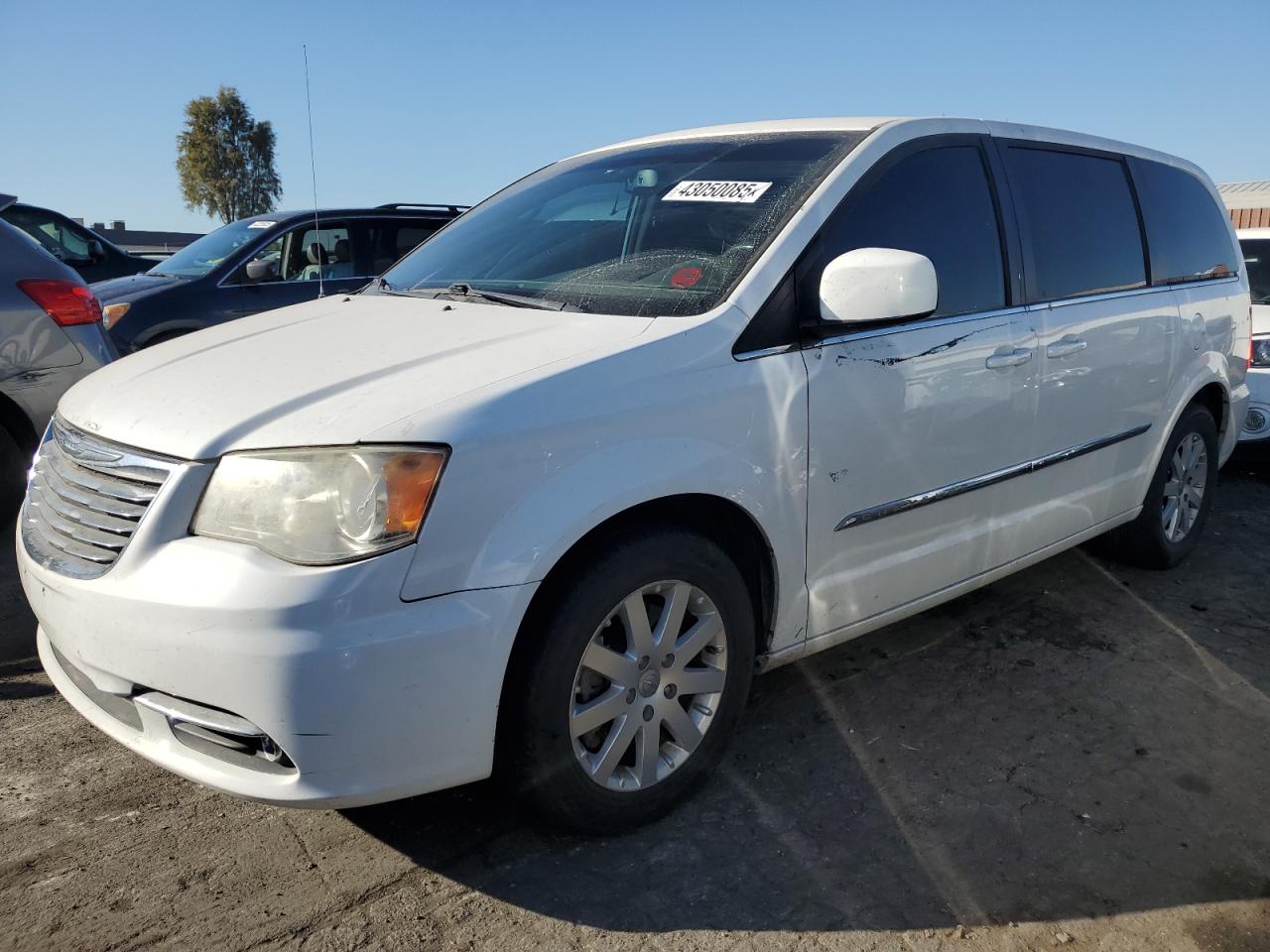 2014 Chrysler Town & Country - Image 1