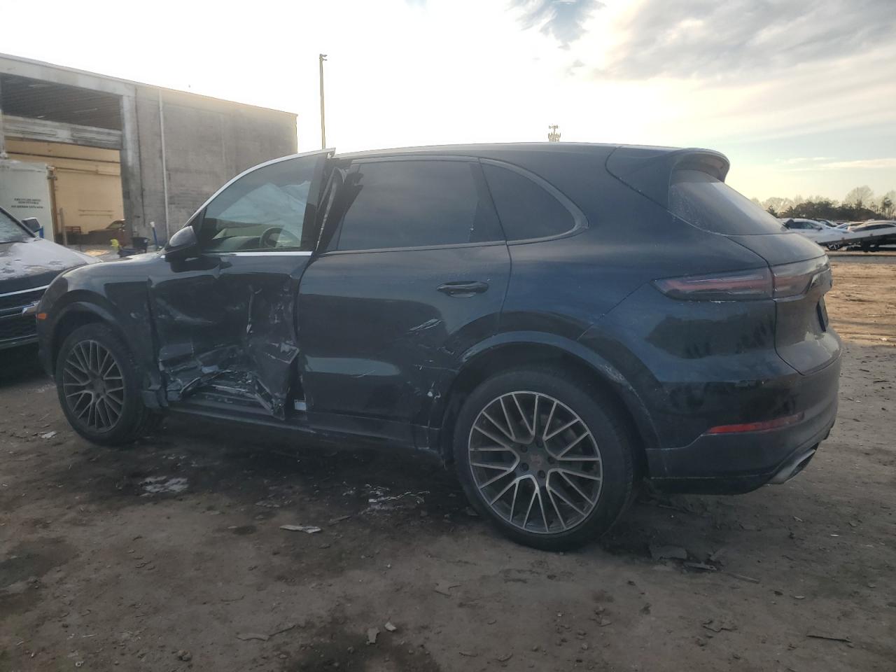 2019 Porsche Cayenne - Image 2