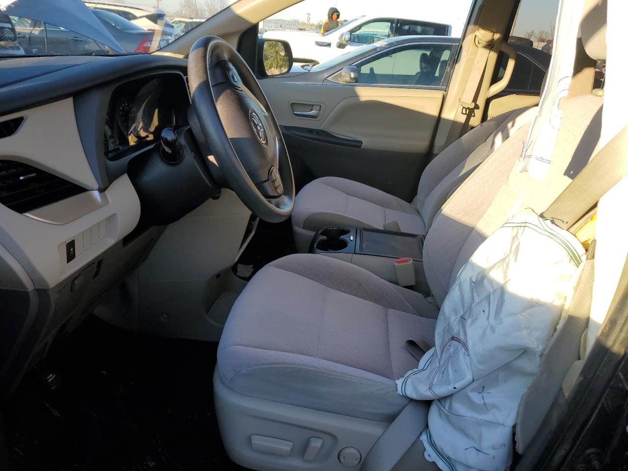 2020 Toyota Sienna - Image 7