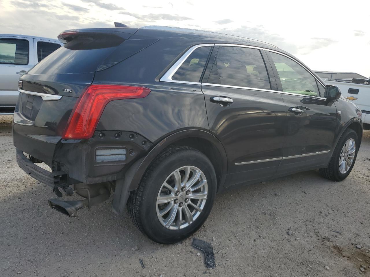 2017 Cadillac XT5 - Image 3