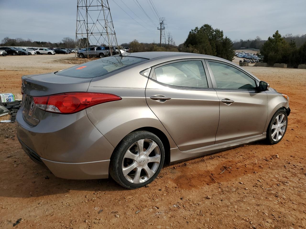 2013 Hyundai Elantra - Image 3