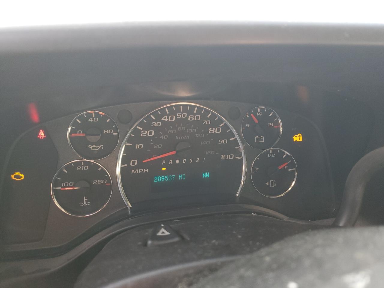 2013 Chevrolet Express - Image 9