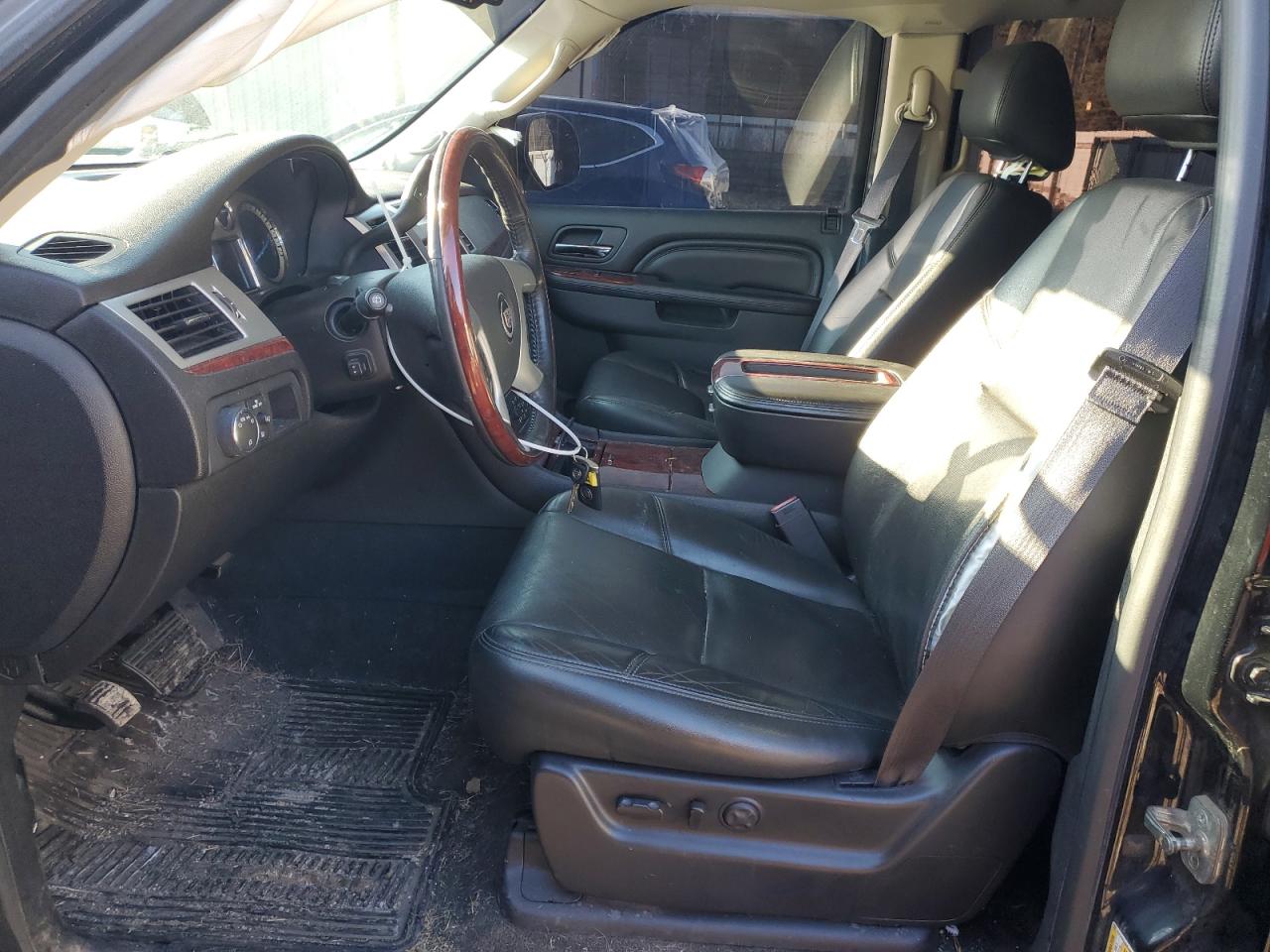2014 Cadillac Escalade - Image 7