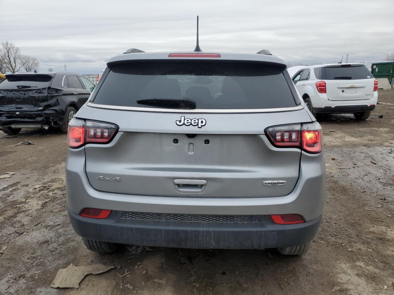 2022 Jeep Compass - Image 6