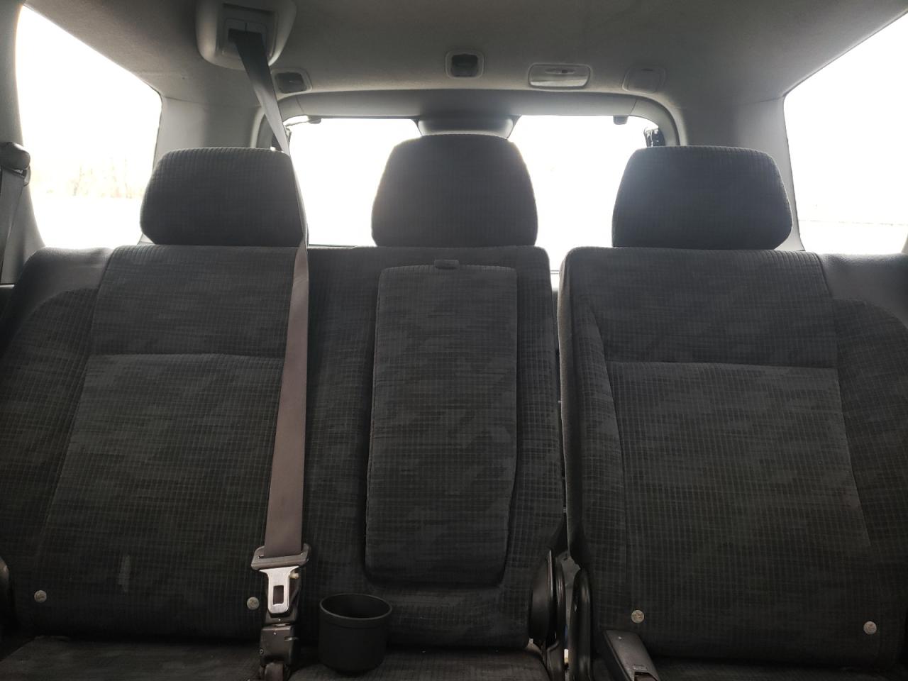 2004 Honda CR-V - Image 10