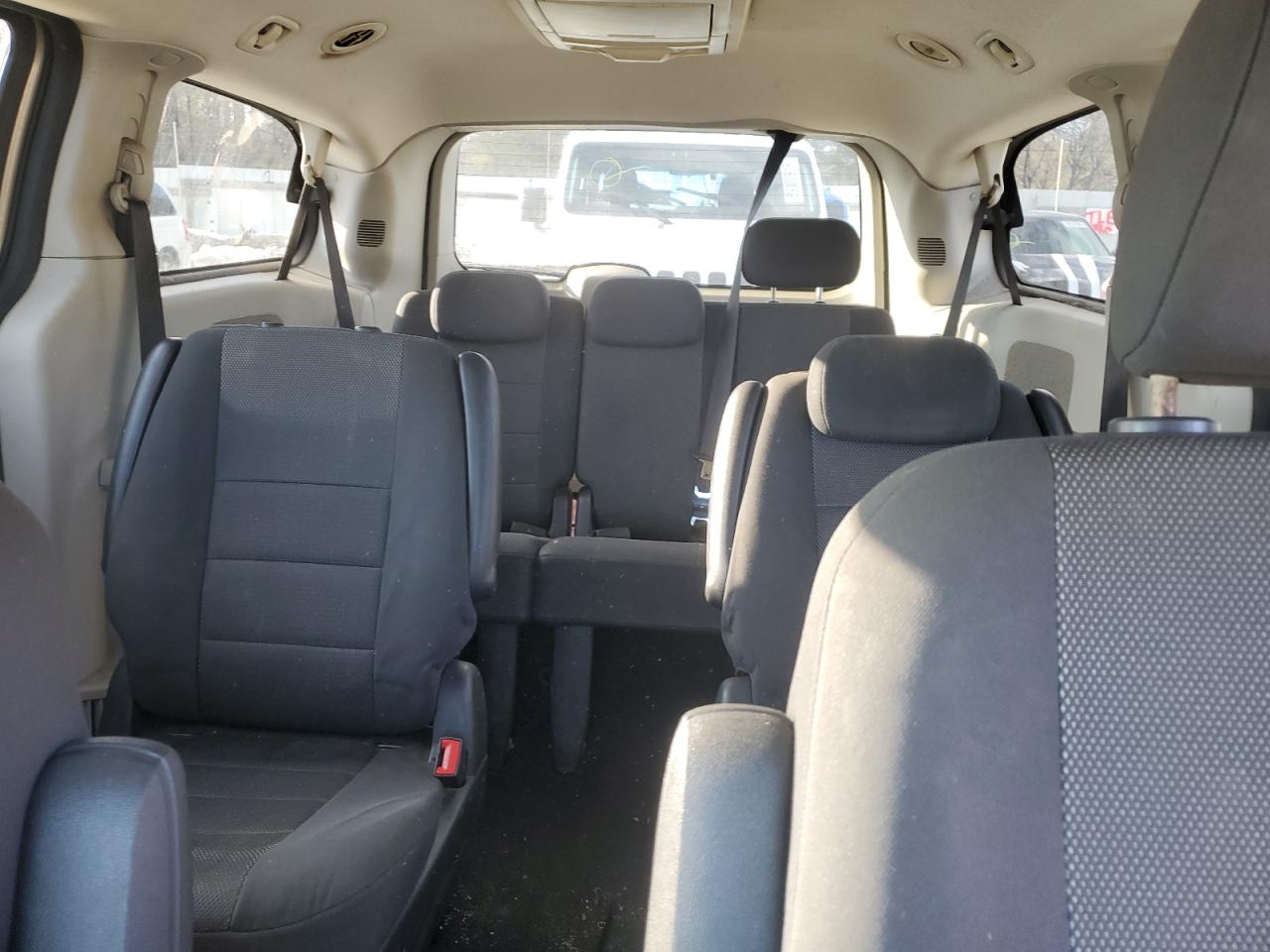 2008 Dodge Caravan - Image 10