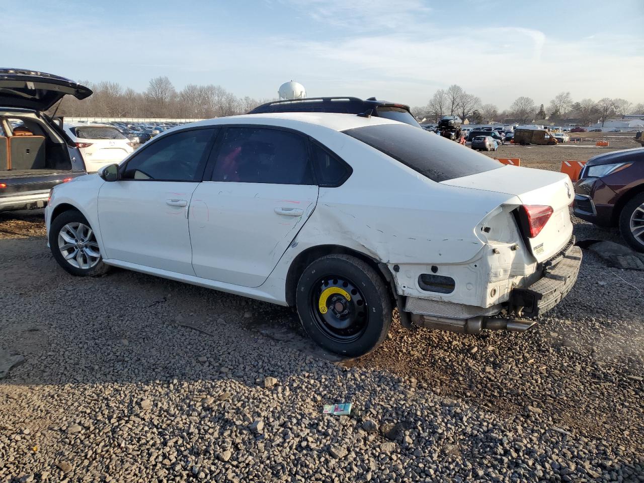 2018 Volkswagen Passat - Image 2