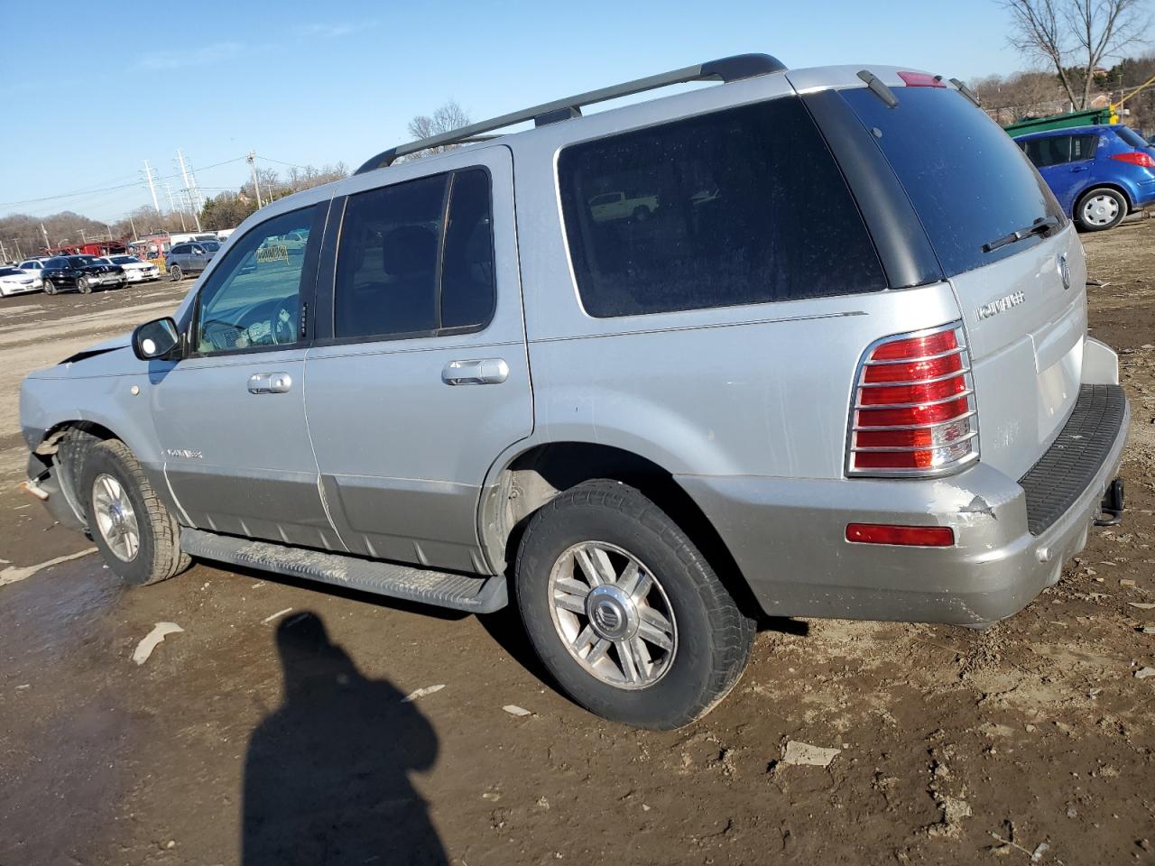 2002 Mercury Mountaineer - Image 2