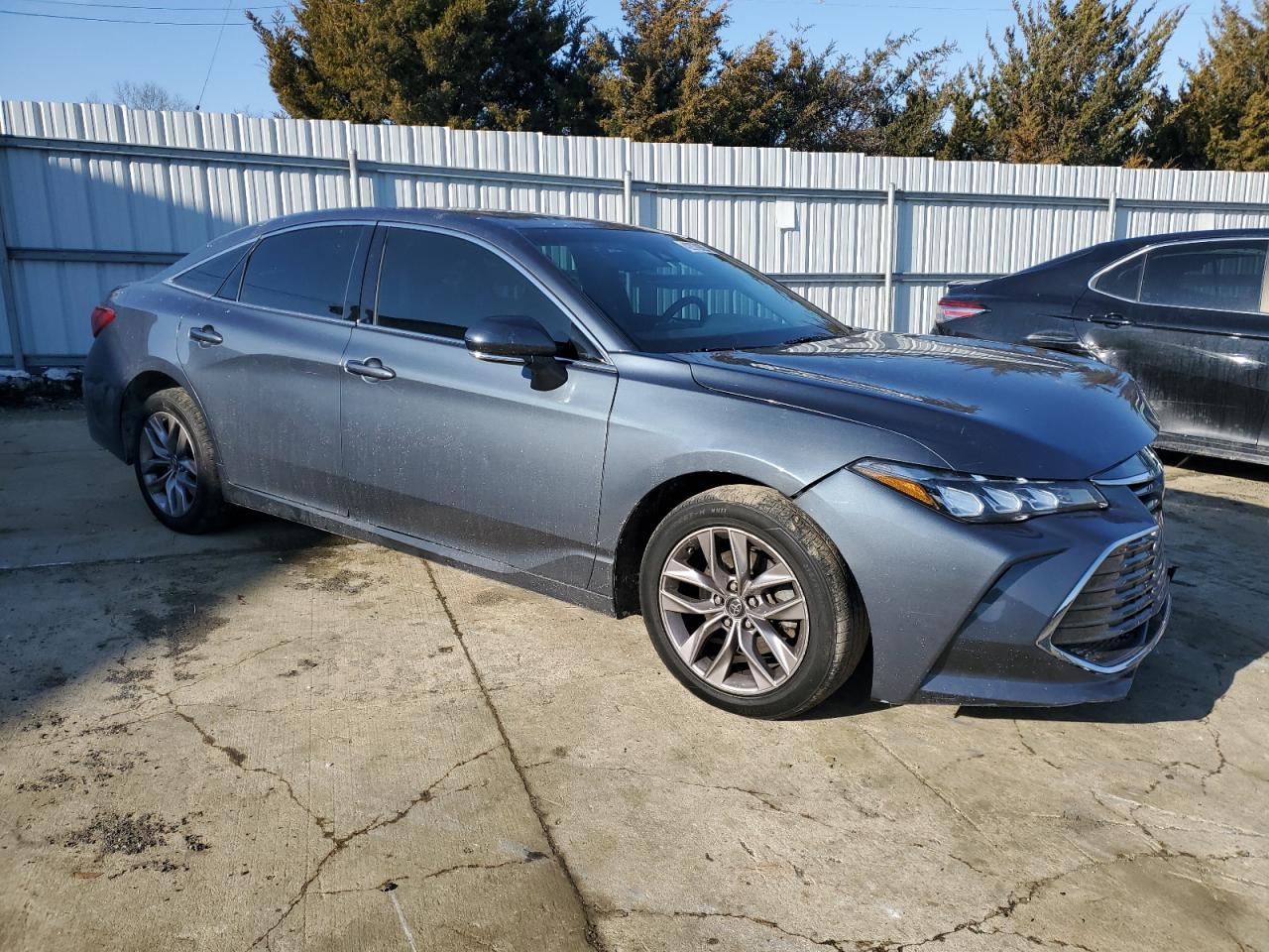 2019 Toyota Avalon - Image 4