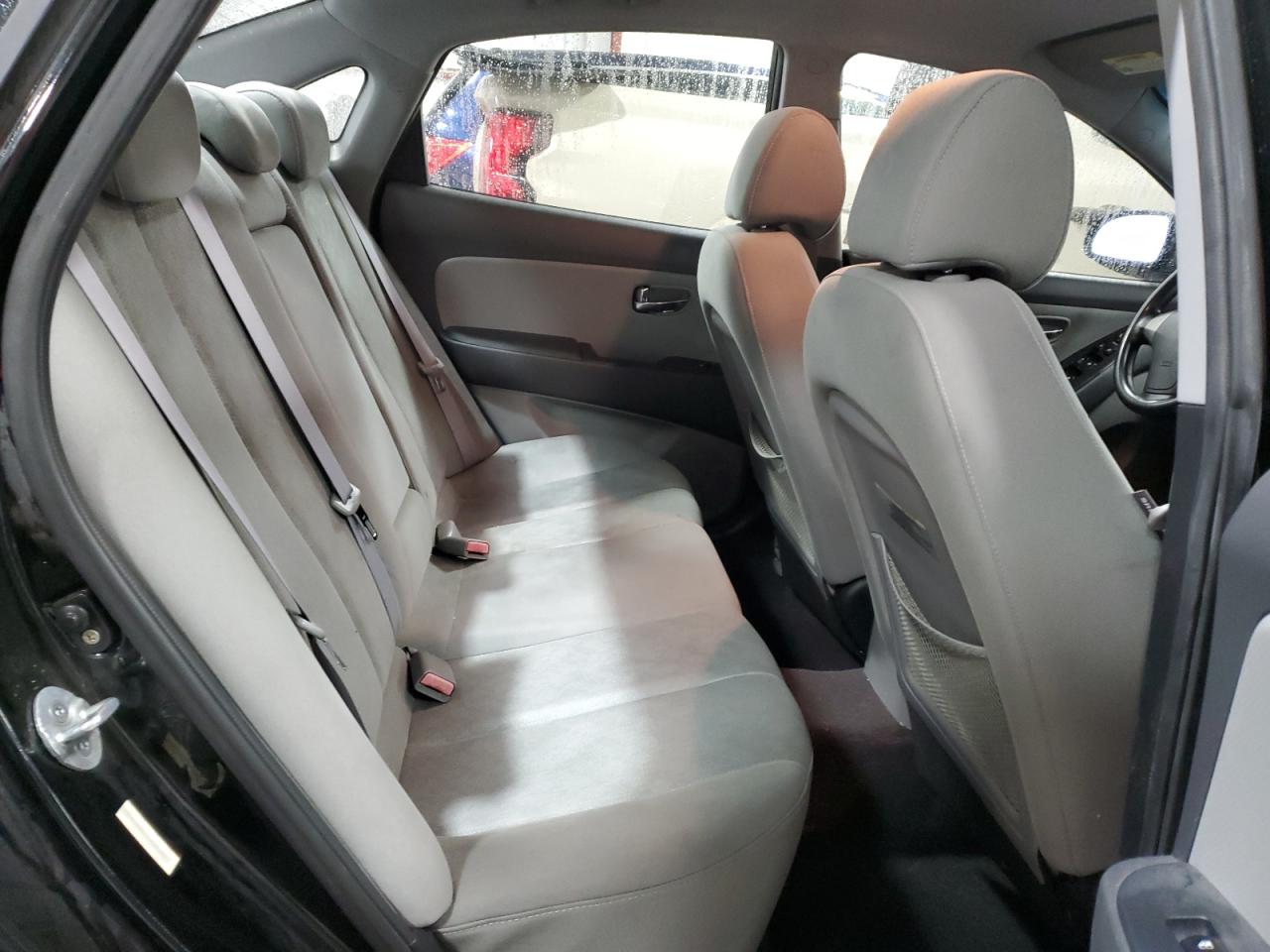 2010 Hyundai Elantra - Image 10