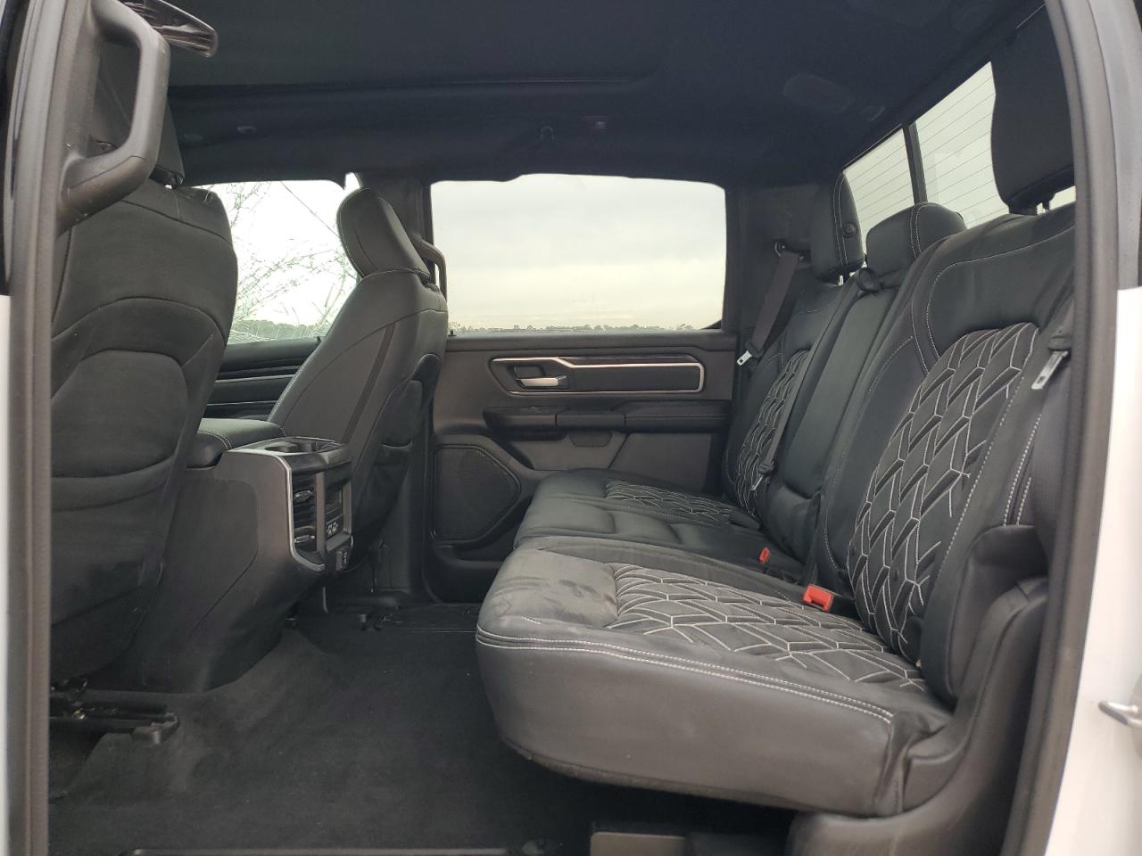 2022 RAM 1500 - Image 10