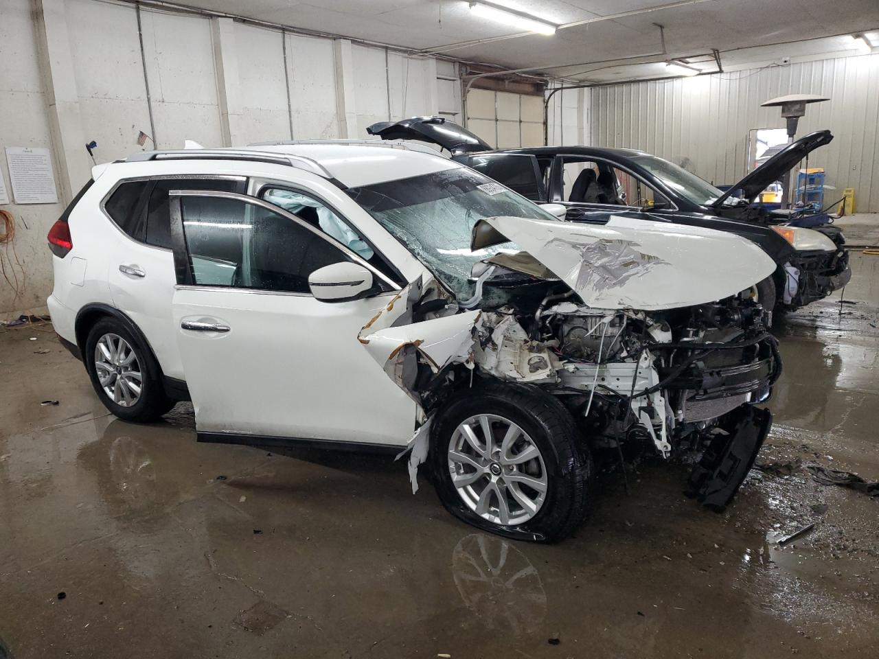 2017 Nissan Rogue - Image 4