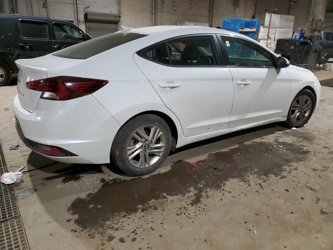 2019 Hyundai Elantra - Image 3
