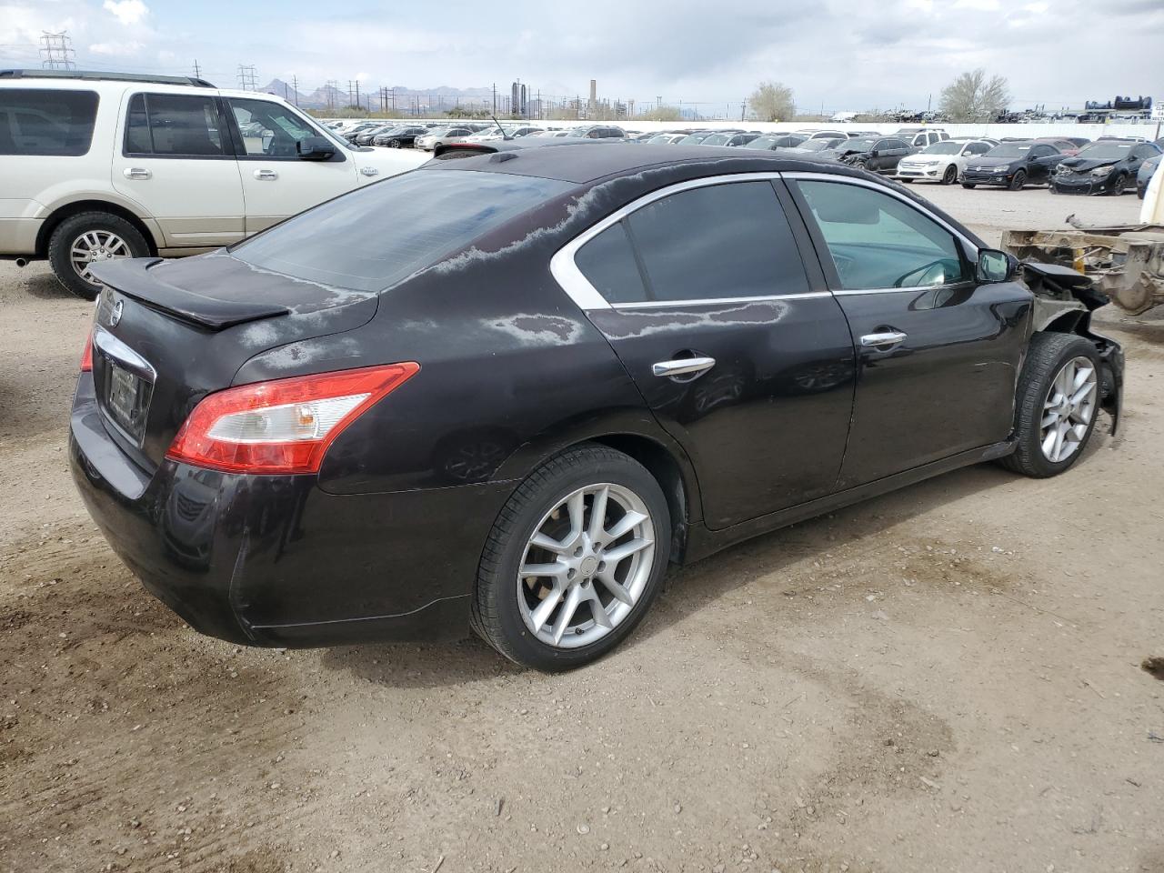2010 Nissan Maxima - Image 3